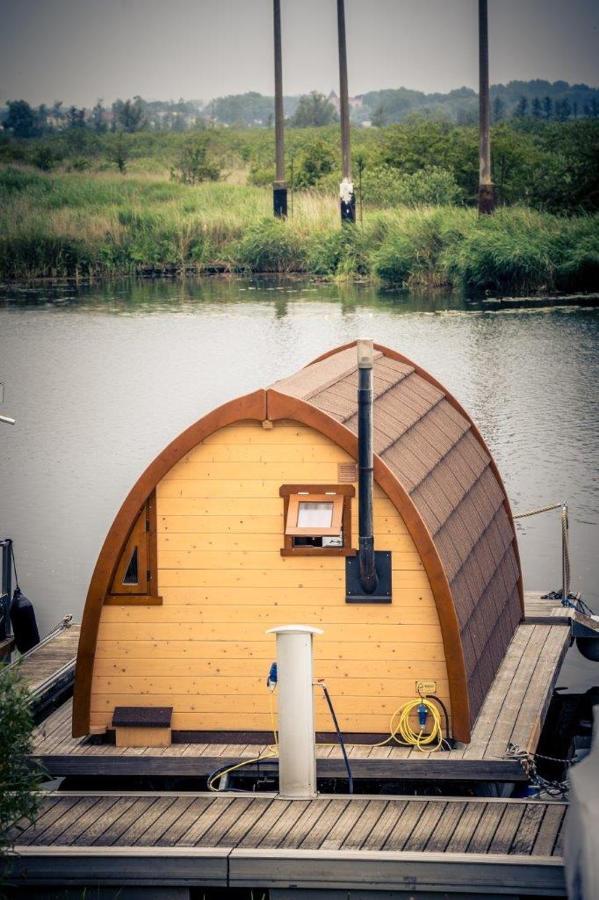 Schwimmpod An Der Peene Anklam Esterno foto