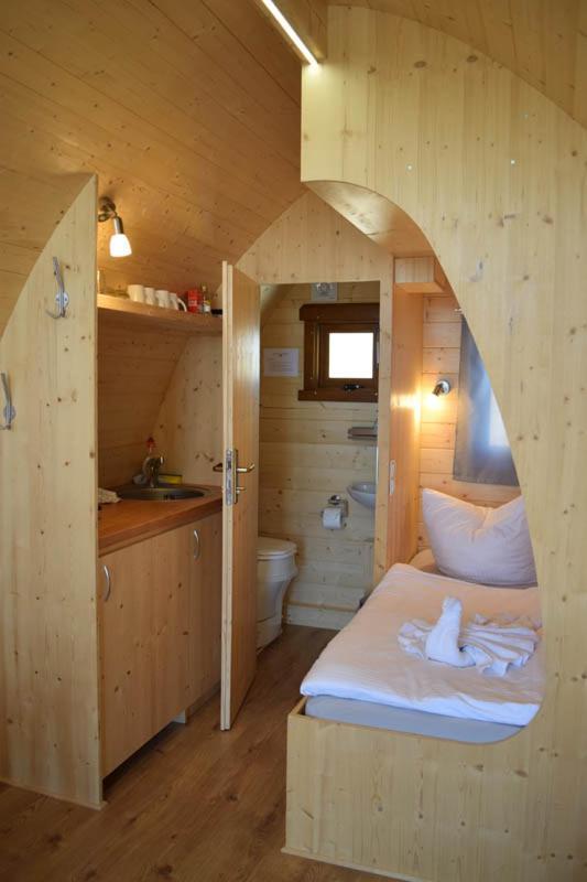 Schwimmpod An Der Peene Anklam Esterno foto